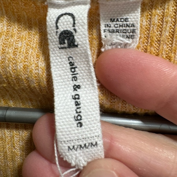 Cable & Gauge Mustard Yellow Ribbed Long Sleeve Shirt, size Medium - Picture 3 of 5